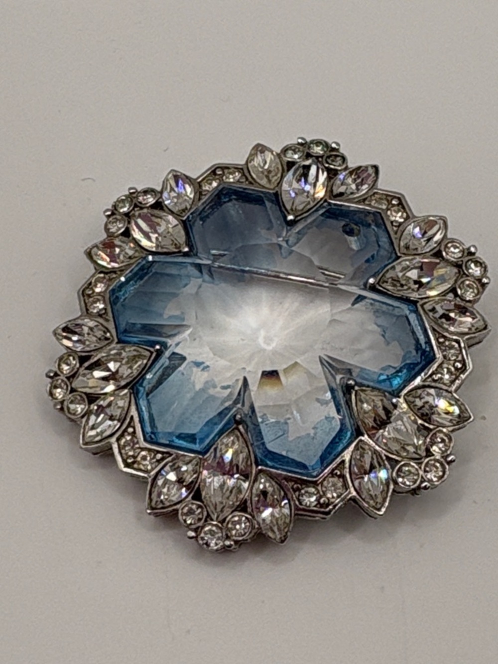 Givenchy Vintage 1978 Light Blue and Clear Crystal Floral Brooch Rare  Runway - Picture 3 of 8